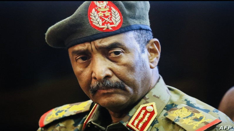 صحيفة سودانية: البرهان سيحل مجلس السيادة ويسلم السلطة في غضون أسبوعين